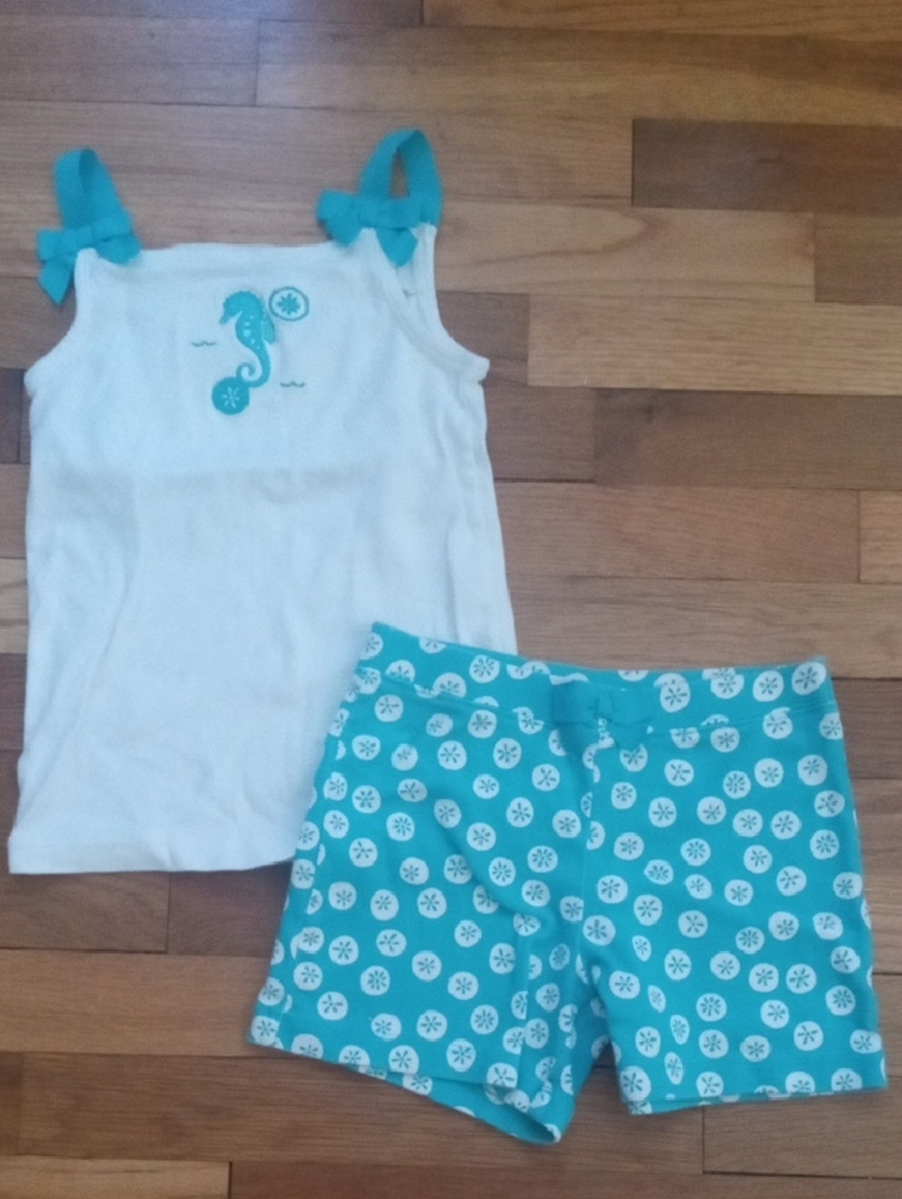 girls White & Turquoise Seahorse Tank and Shorts Set, size 7